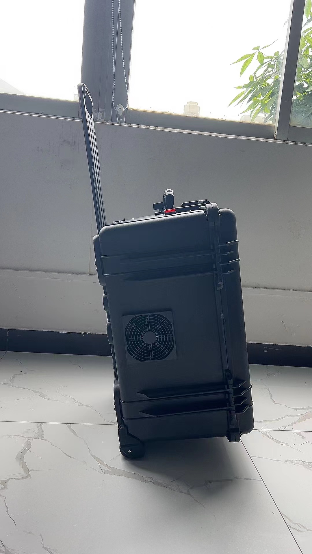 军垦路街道手拉箱型移动通信干扰器